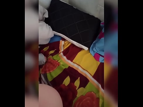 ❤️ Rakan sebilik saya tinggal di rumah seorang diri kerana suaminya pergi bercuti dan saya mengambil kesempatan menidurinya dan mengisi pantatnya dengan susu ️ Lucah berkualiti pada kami ﹏